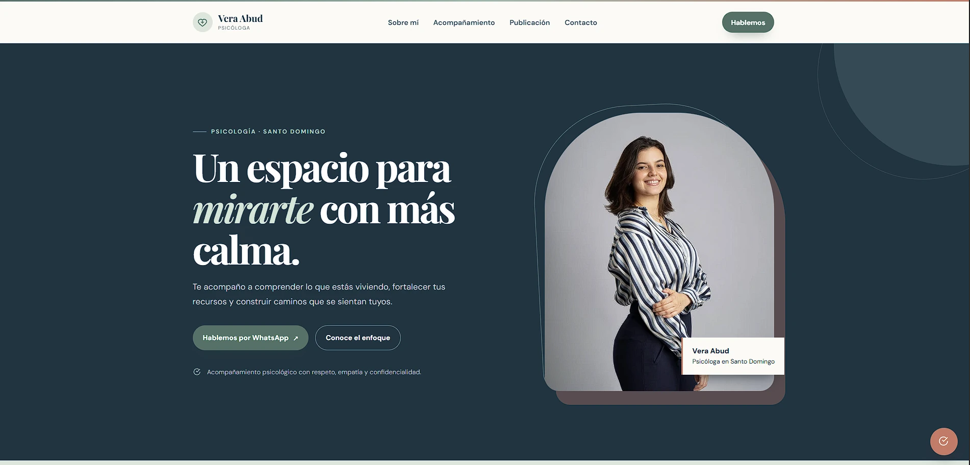 Portada de la web de Vera Abud, psicóloga en Santo Domingo, con el titular «Un espacio para mirarte con más calma»